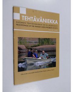 käytetty teos Tehtäväniekka 2/2015