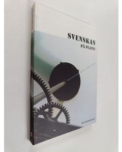 Kirjailijan leif Höckerstedt käytetty kirja Svenskan på plats! Helsingforssvenskan visar vägen - födelse, liv och död