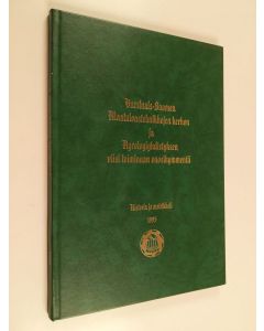 Kirjailijan Kristiina Holmberg käytetty kirja Varsinais-Suomen maatalousteknikkojen kerhon ja agrologiyhdistyksen viisi toiminnan vuosikymmentä : historia ja matrikkeli