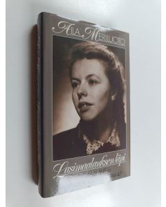 Kirjailijan Aila Meriluoto käytetty kirja Lasimaalauksen läpi : Lasimaalaus ja päiväkirja vuosilta 1944-47
