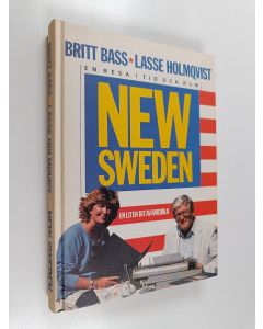 Kirjailijan Lasse Holmqvist & Britt Bass käytetty kirja New Sweden