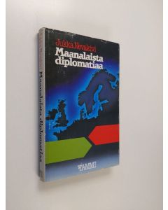 Kirjailijan Jukka Nevakivi käytetty kirja Maanalaista diplomatiaa vuosilta 1944-1948 jolloin kylmä sota teki tuloaan Pohjolaan