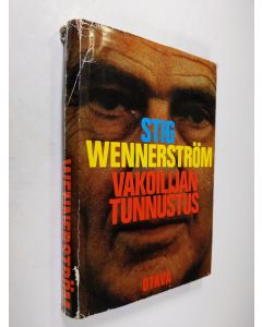 Kirjailijan Stig Wennerström käytetty kirja Vakoilijan tunnustus
