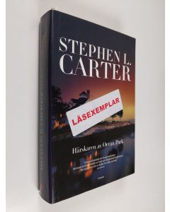 Kirjailijan Stephen L. Carter käytetty kirja Härskaren av Ocean Park (näytekappale/koevedos)