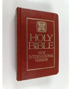 käytetty kirja The Holy bible (New international version)