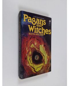 Kirjailijan Hans Holzer käytetty kirja Pagans and Witches