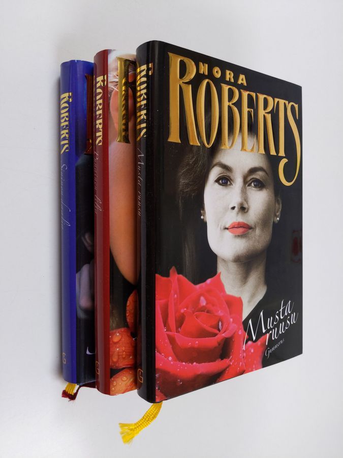 Osta Roberts: Nora Roberts kukkatrilogia 3 kirjaa : Musta ruusu ; Punainen  lilja ; Sininen daalia | Nora Roberts | Antikvariaatti Finlandia Kirja