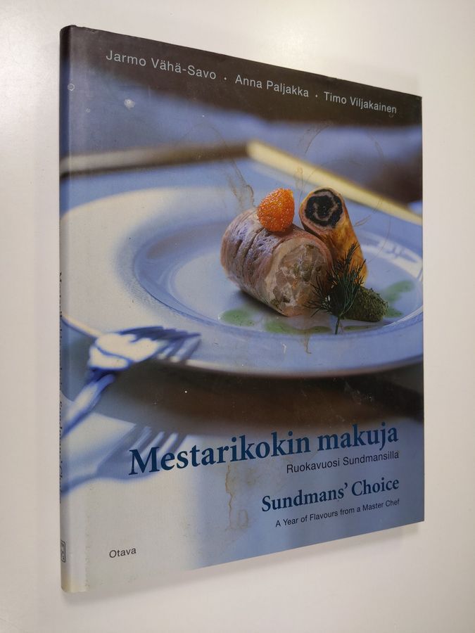 Buy Vähä-Savo: Mestarikokin makuja : ruokavuosi Sundmansilla = Sundmans'  choice : a year of flavours from a master chef | Jarmo Vähä-Savo | Used  Book Store Finlandia Kirja