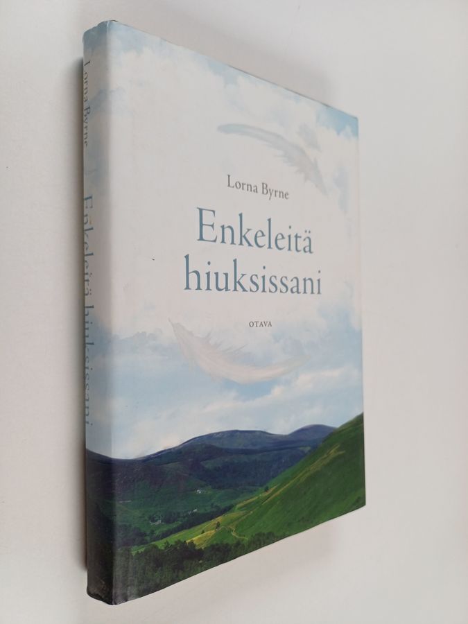 Lorna Byrne : Enkeleitä hiuksissani