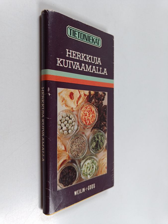 Phyllis Hobson : Herkkuja kuivaamalla