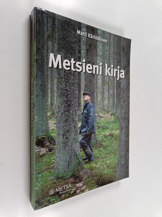 Matti Kärkkäinen : Metsieni kirja