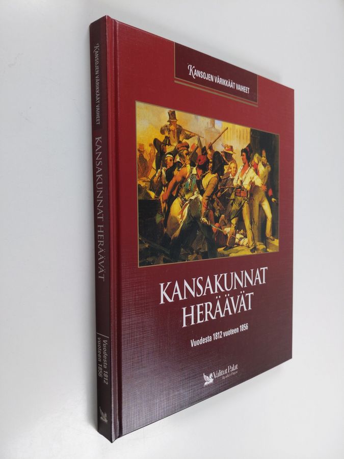 Anna (suom.) Koponen : Kansakunnat heräävät : vuodesta 1812 vuoteen 1856